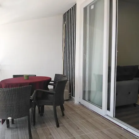 Garden Flats Apartment